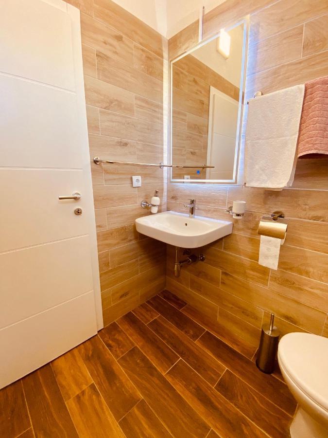 Apartment Elena Donji Okrug  Eksteriør billede