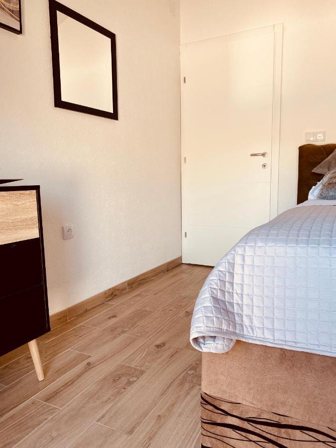 Apartment Elena Donji Okrug  Eksteriør billede