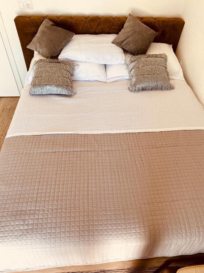 Apartment Elena Donji Okrug  Eksteriør billede