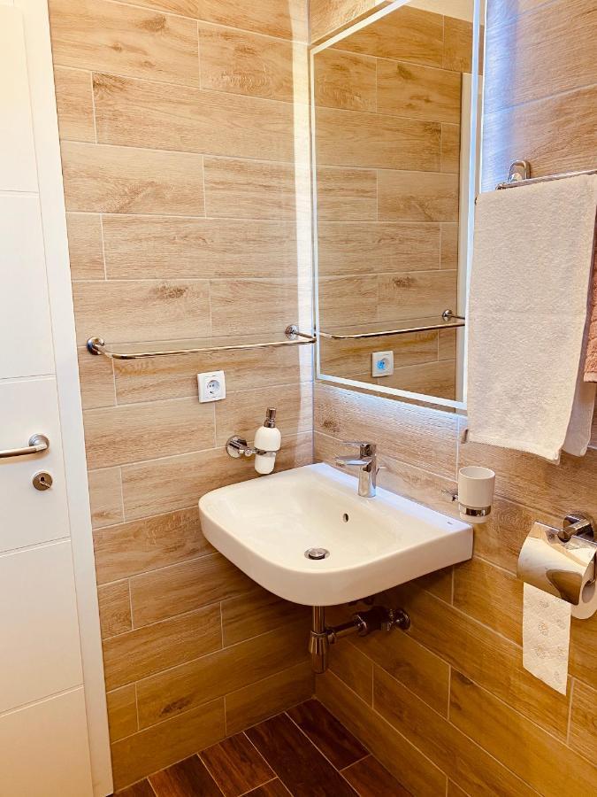 Apartment Elena Donji Okrug  Eksteriør billede